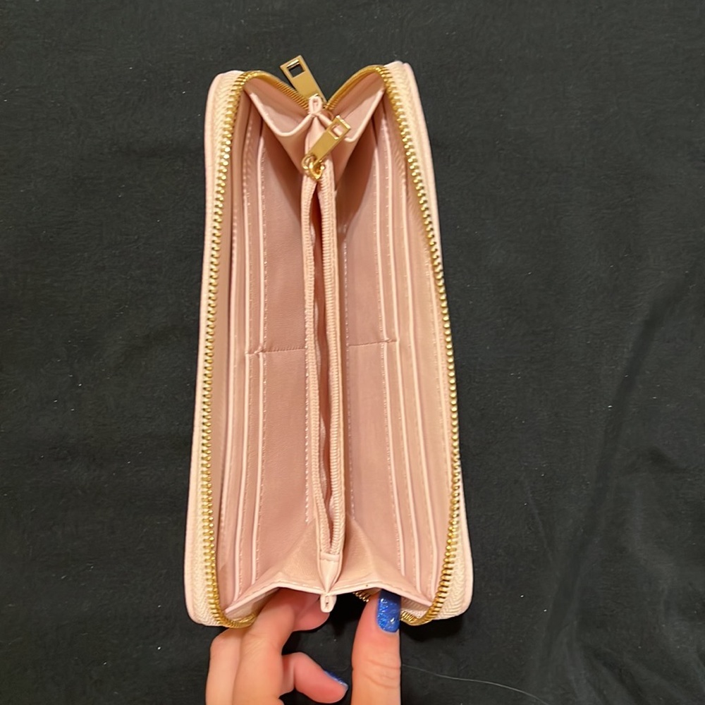 Pink Wallet - Picture 3 of 4